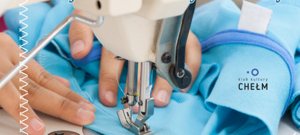 Obrazek przedstawia dłonie osoby, która szyje na maszynie.